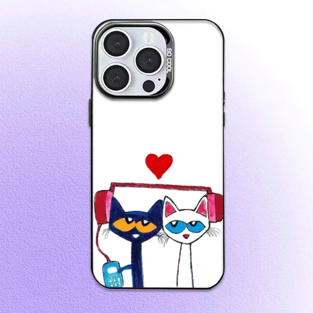 حافظة هاتف لطيفة على شكل قطة من P-Pete لهاتف iPhone17,16,15,14,13,12,11 Plus، Pro Max غطاء مقاوم للصدمات باللون الأسود غير اللامع