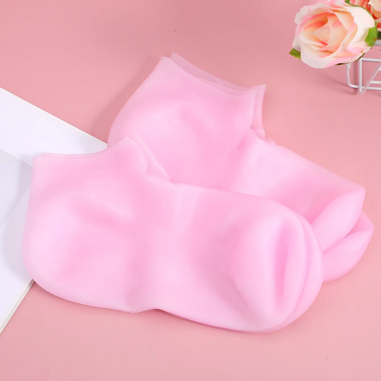 2Pairs Silicone Foot Covers Moisturizing Socks for Women Spa Foot Liners Reusable Gel Socks Comfortable Fit Dry Feet Care