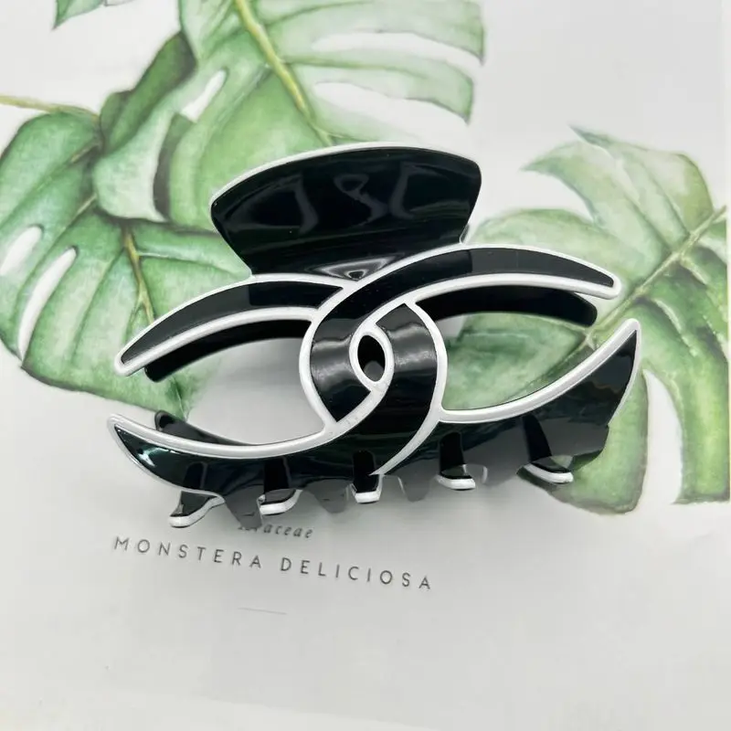 1pc Double C small fragrance French texture hair clip, shark clip hair accessory, women's light luxury hair clip hair accessory image 6