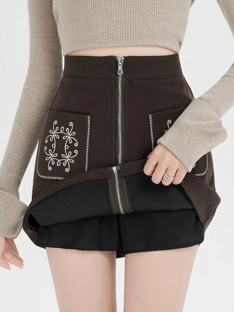 กระโปรงขนสัตว์ปักลายซิป ดีไซน์เก๋สำหรับผู้หญิงในฤดูหนาว ทรงเอ กระโปรงสั้นแบบพันรอบสะโพก ป้องกันแสงสะท้อน ดีไซน์หวาน