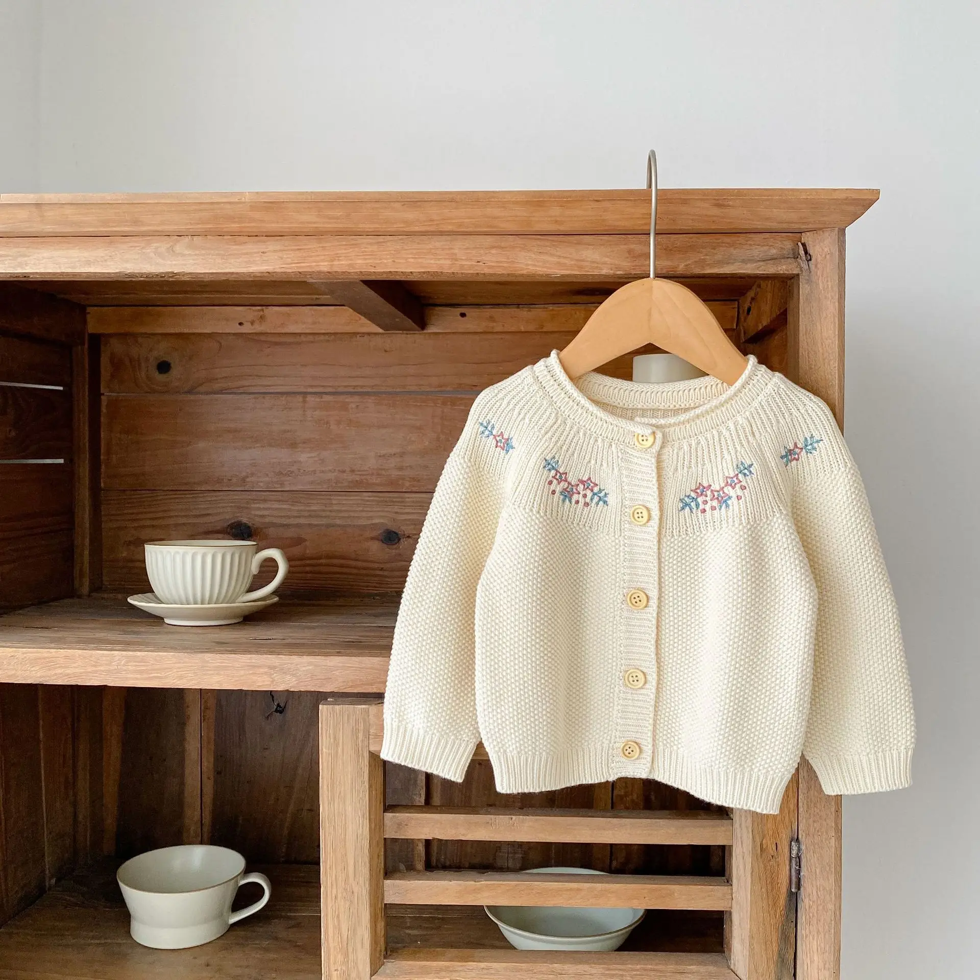 2025 Autumn all-match children's baby girls cotton yarn for 0-3 years old simple embroidered long sleeve knit cardigan sweater