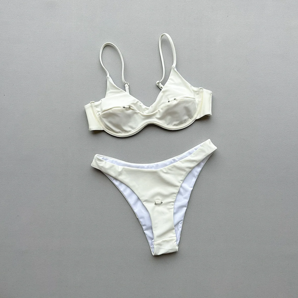 Bikini sexy 2026 Nuovo Mujer Bikini Set Estate Donne sexy Costumi da bagno Costume da bagno Swim Beachwear Vita bassa Costume da bagno solido Biquini