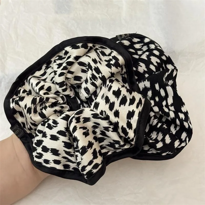 

Black And White Leopard Print Satin Large Intestine Hair Ring For Women Versatile Retro Head Flower Hair Rope Texture Head Rope
