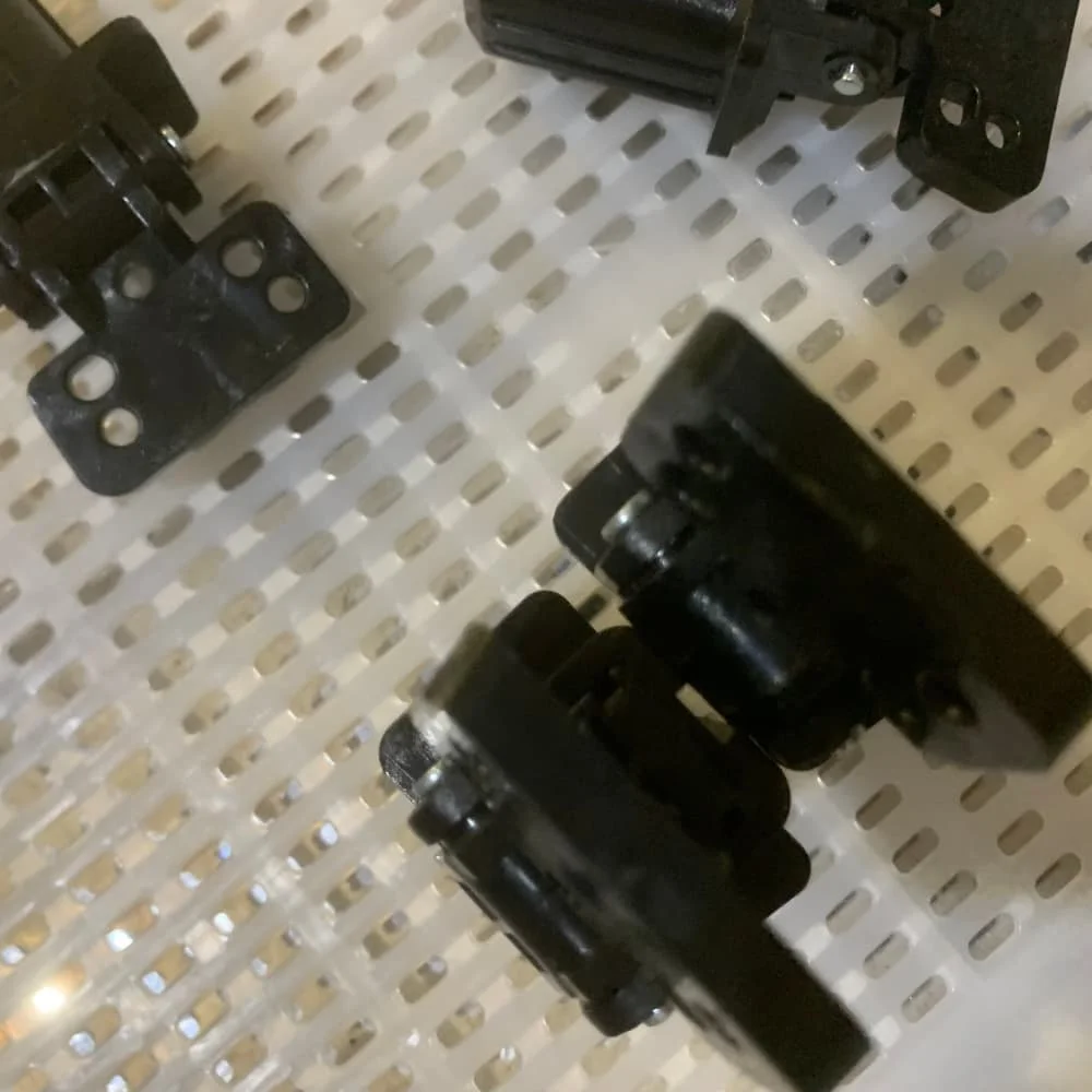 

30X CF288-60027 CF288-60030 A8P79-60011 A8P79-60014 CZ271-60020 425 Шарнир ADF в сборе для HP PRO400 M401 M425 M476 M521 M525 M570