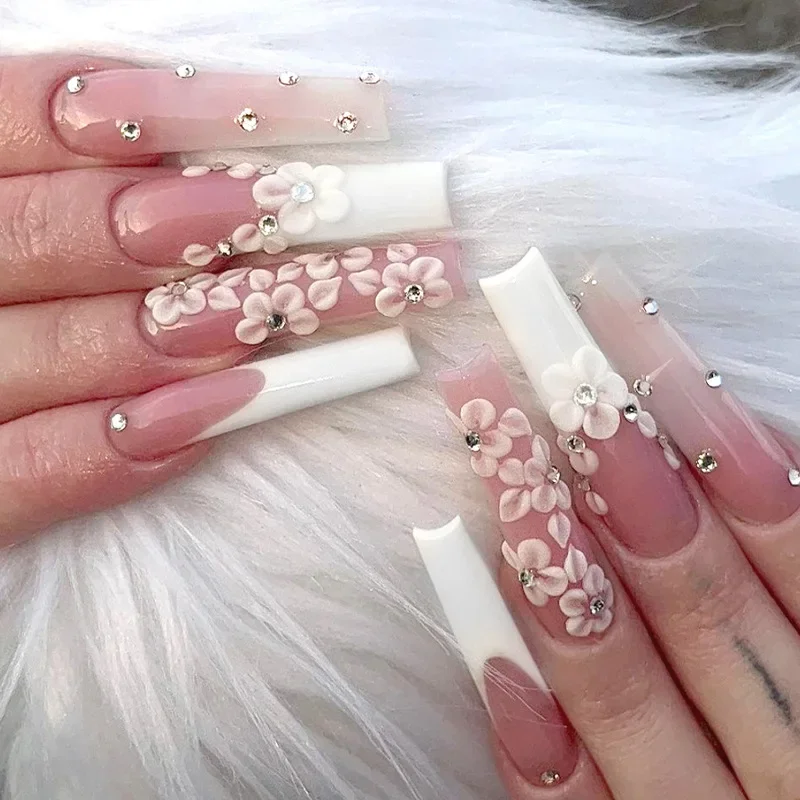 24Pcs Gold Flower False Nails Simple with Rhinestones French Design Wearable Fake Nails Full Cover Press on Nails Tips Art