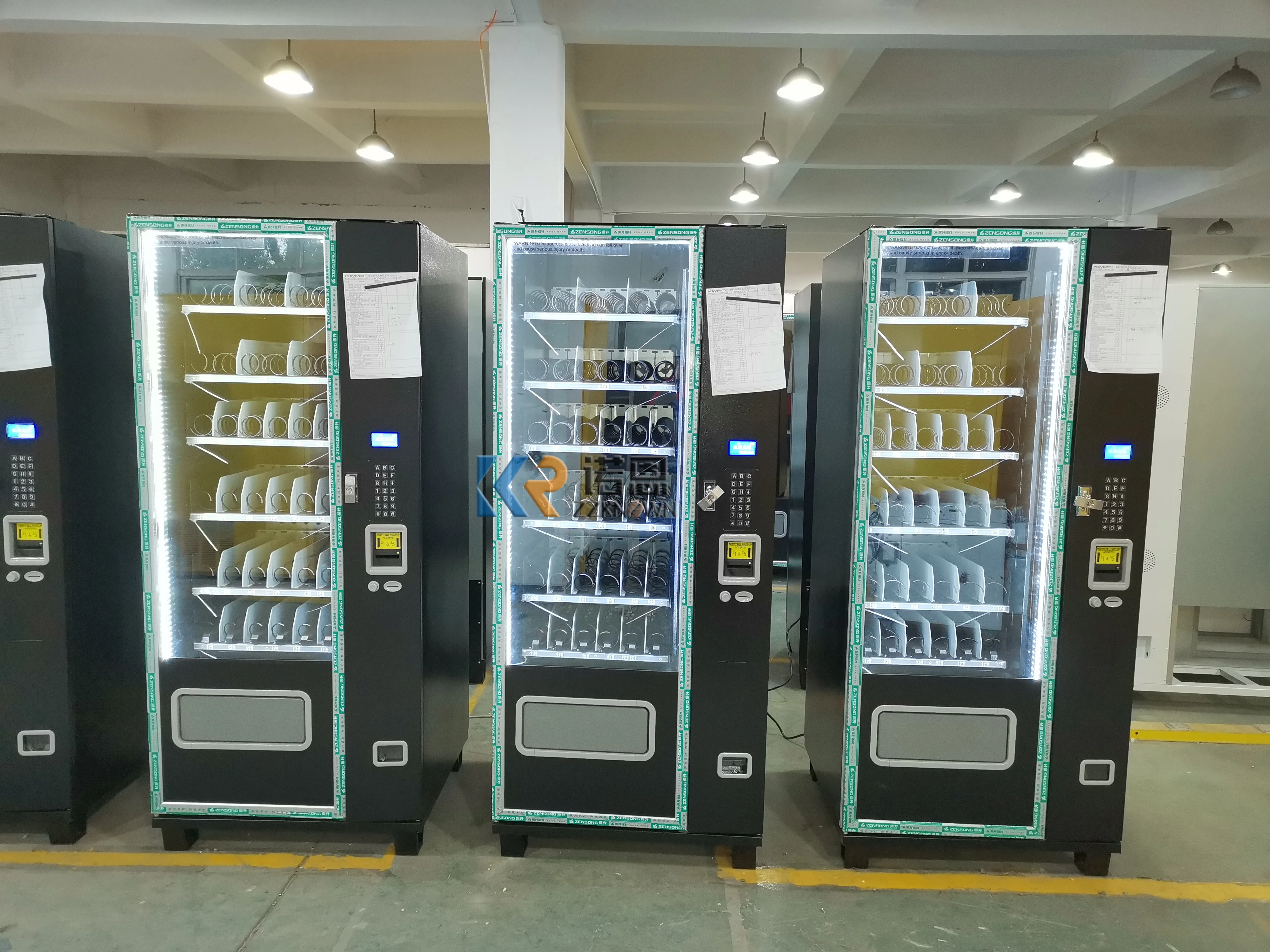 Small Vending Machine 24 Hours Self-service Drink and Snack Vending Machine For Sell Beverage Customizabled