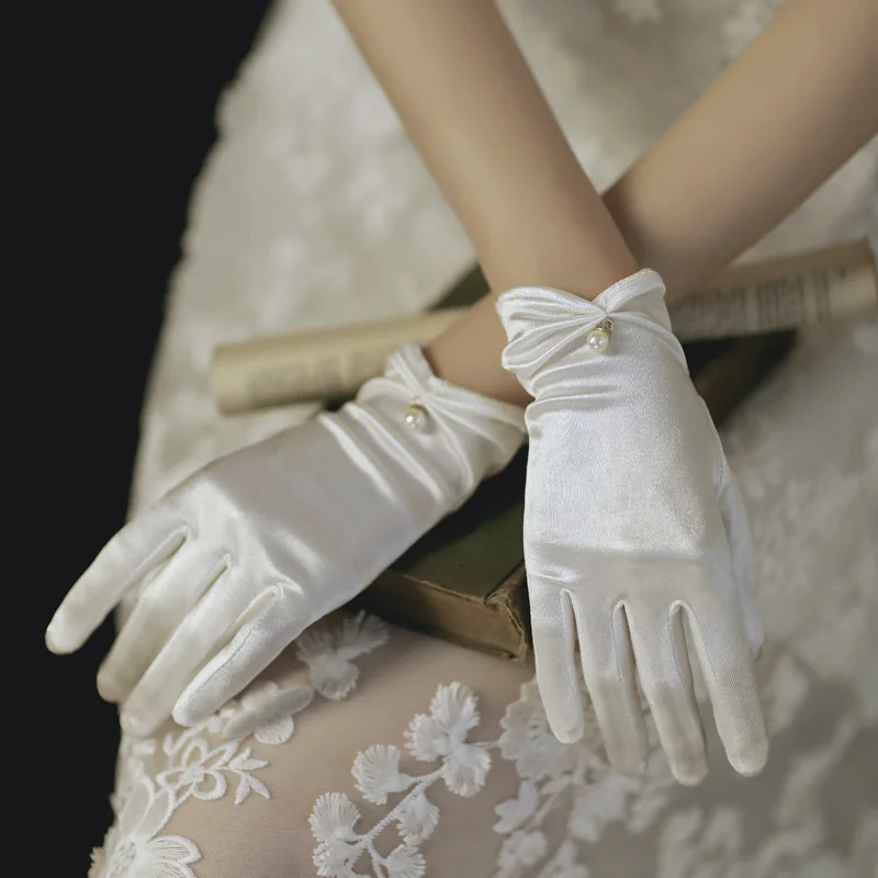 

Fashion Women Wrist Length Gloves Sexy Elegant Pearl Bowknot Short Satin Stretch Gloves For Ladies Girls Hand Gloves