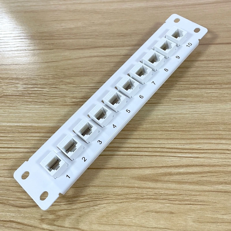 10-poorts CAT6 RJ45 patchpaneel met doorkoppeling voor wandmontage met achterbalk of rackm