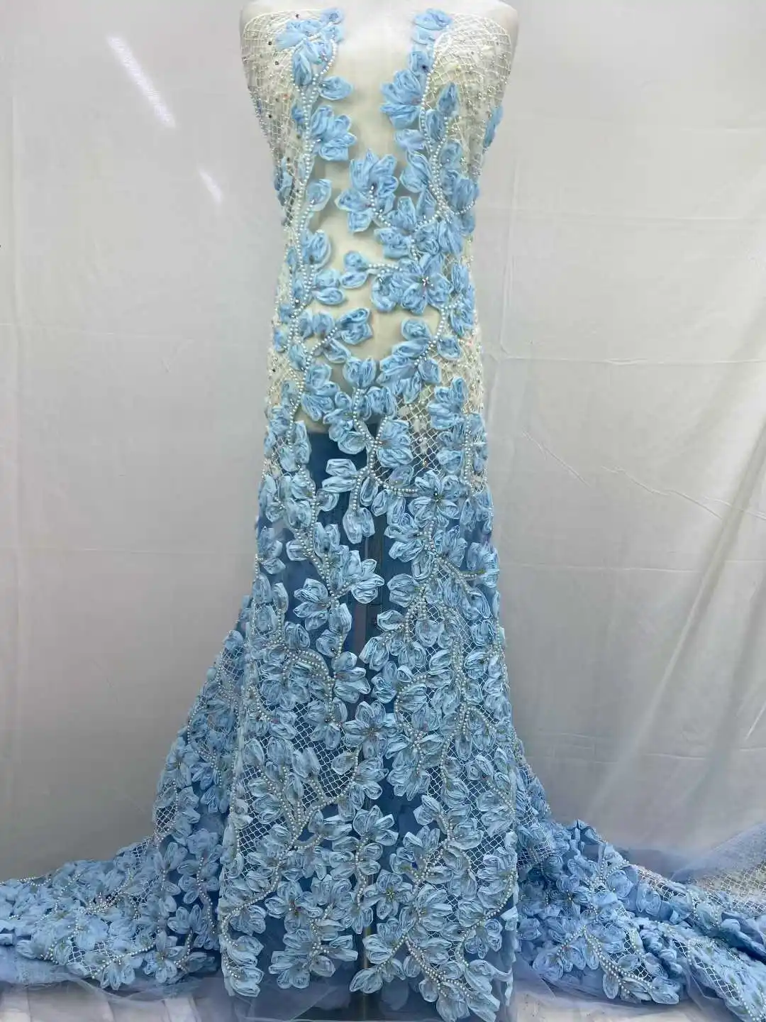 High Quality 2025 Nigerian Tulle Lace Fabric Beaded Embroidery Party Dress Sequins French African 3D Feather For Sewing