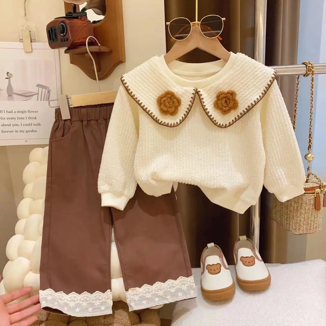 

Girls Spring and Autumn Set Children's Sweater Sports Leisure Base Shirt + Wide-leg Pants Two-piece Set Simple Outerwear