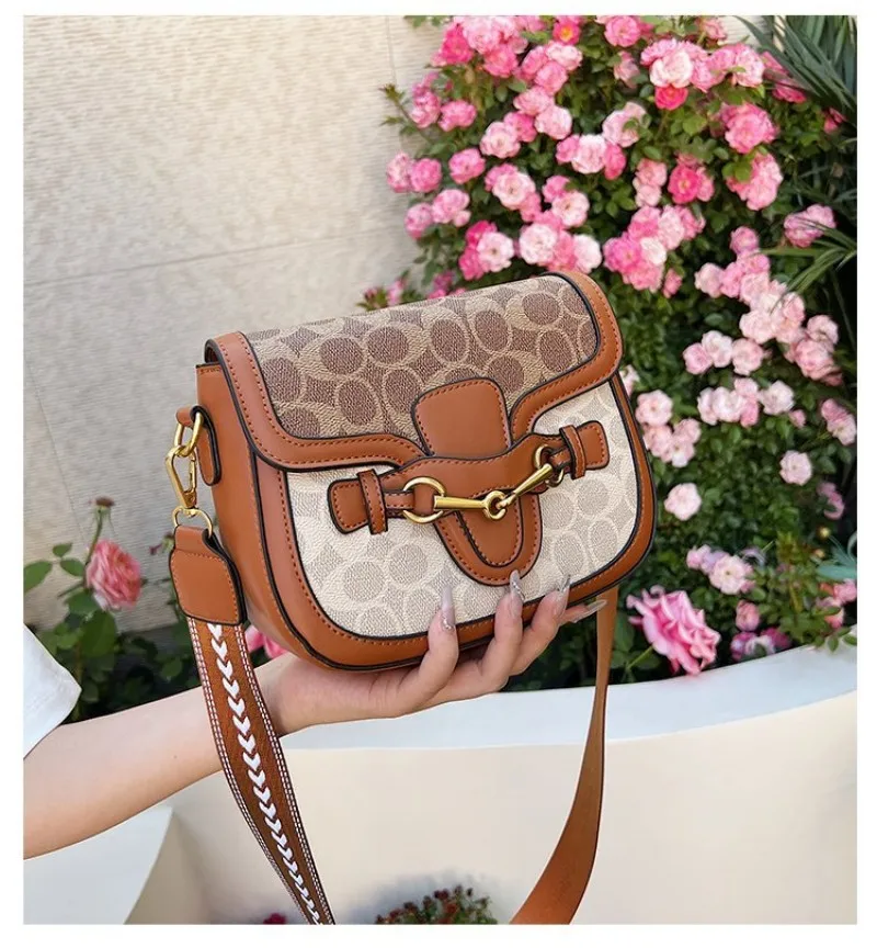 

Novel and fashionable retro women's crossbody bag, autumn-winter single shoulder bag, saddle bag, wide shoulder strap backpack
