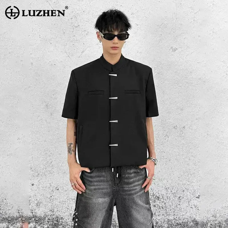 

LUZHEN 2026 Новая летняя мужская рубашка с круглым вырезом и металлической пряжкой, короткий рукав, однотонная, модная, повседневная, стильная, JY6413