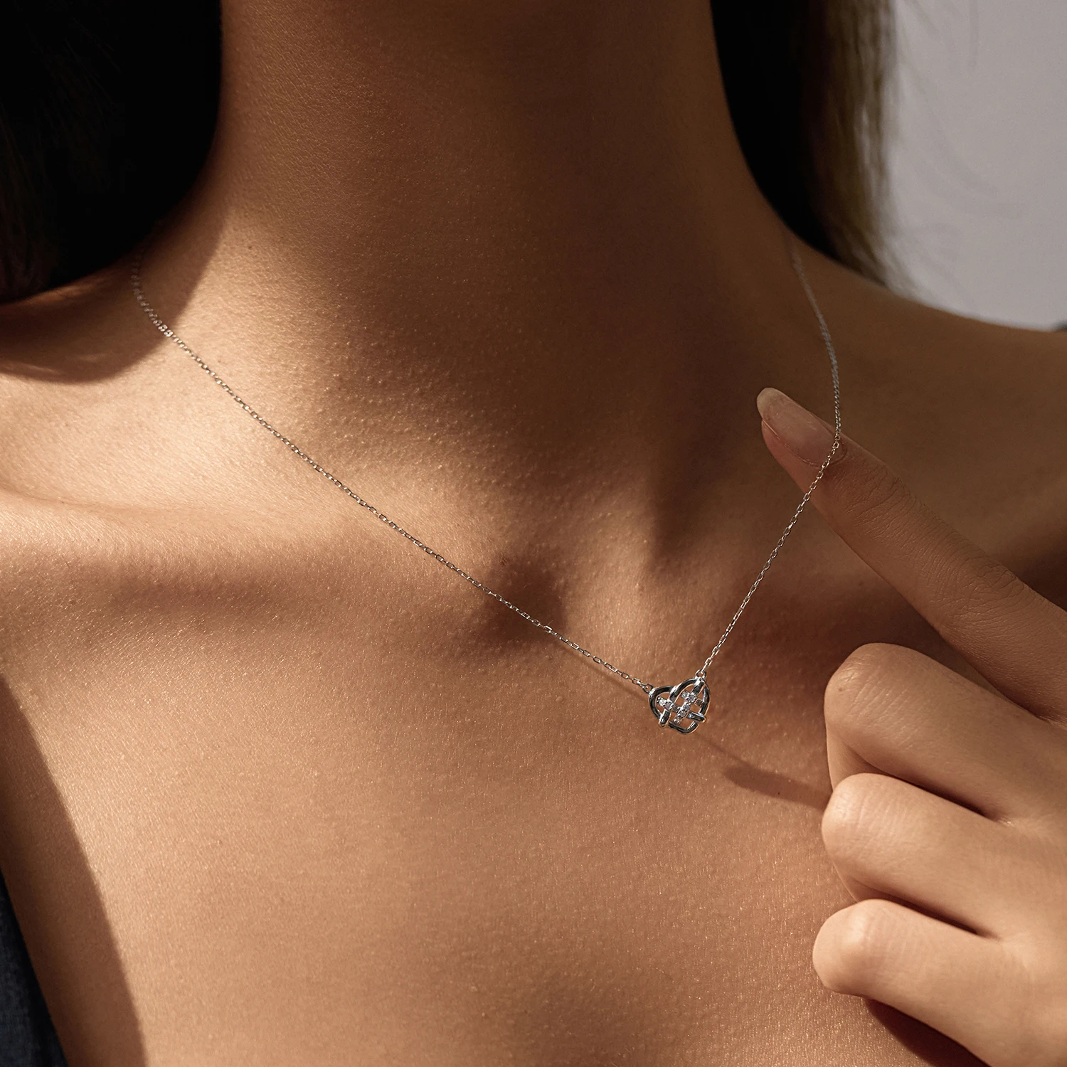 MODIAN D Color Moissanite Hollow Heart Pendant Necklace 925 Sterling Silver Delicate Sweet Fine Jewelry Accessories For Women