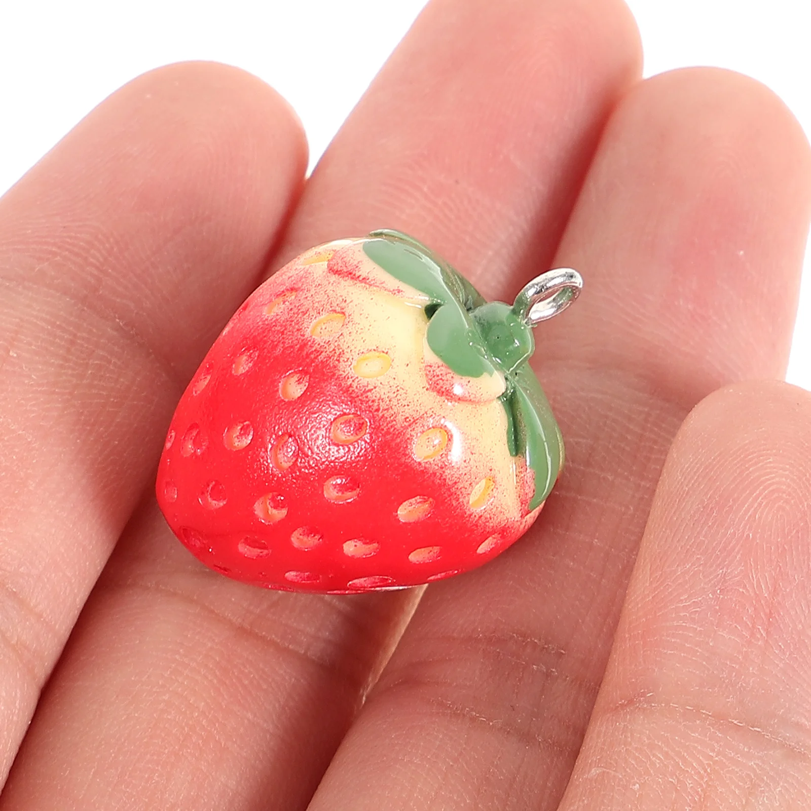 8 Pcs Resin Strawberry Accessories 4 Large 4 Small Jewelry Charms for Necklace Earrings Bracelet Bag naments Craft Projects