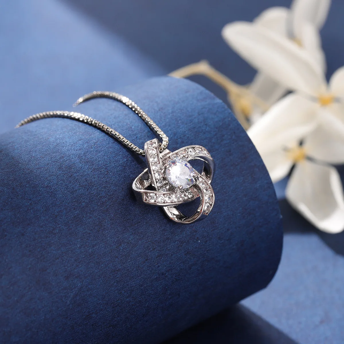 Fashion Leaf Clover Diamond Rotating Geometric 925 Sterling Silver Jewelry Personalized Pendant Necklaces  XL242