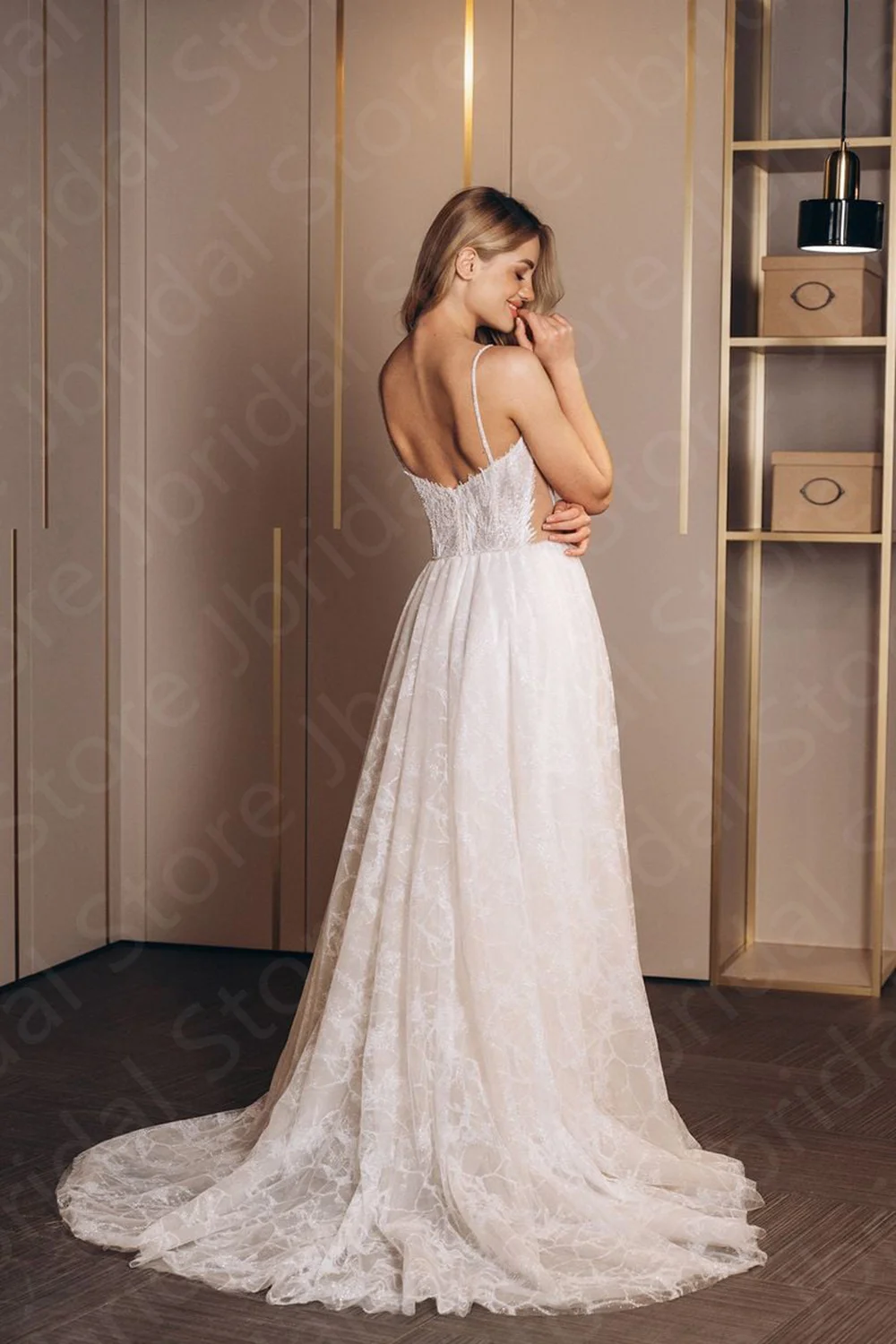 Latest Arrival White Wedding Dresses Lace Bridal Gowns Mermaid Bride Dresses Sexy with Straps Wedding Gowns Open Back Sleeveless