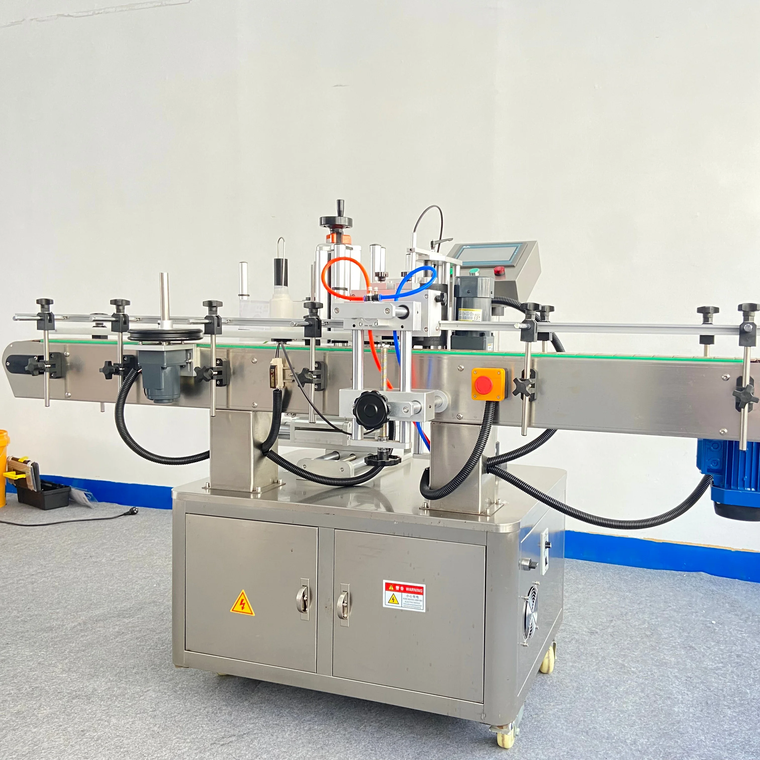 Fully automatic fixed-point labeling machine