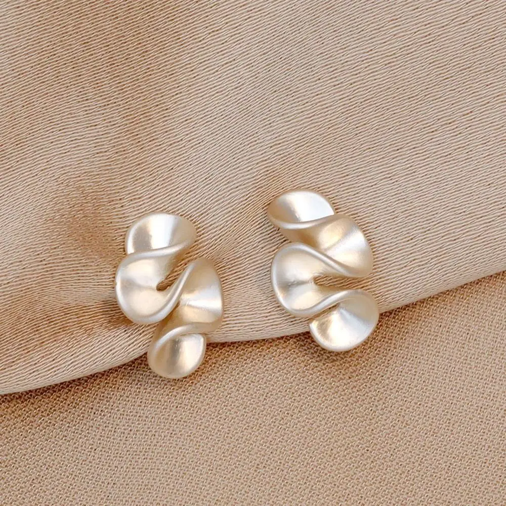 

925 Silver Women Metal Earrings Simple Cream Flower Shape Pleated Stud Earrings Flounce Matte Geometric Ear Accessories Party
