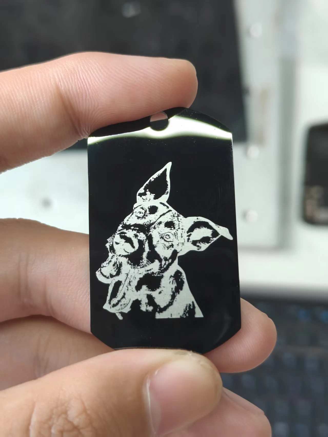 

Automatic 50W Fiber Laser Marking System, Equipped with Conveyor Belt, for Continuous Mass Production on Small Parts like Scre