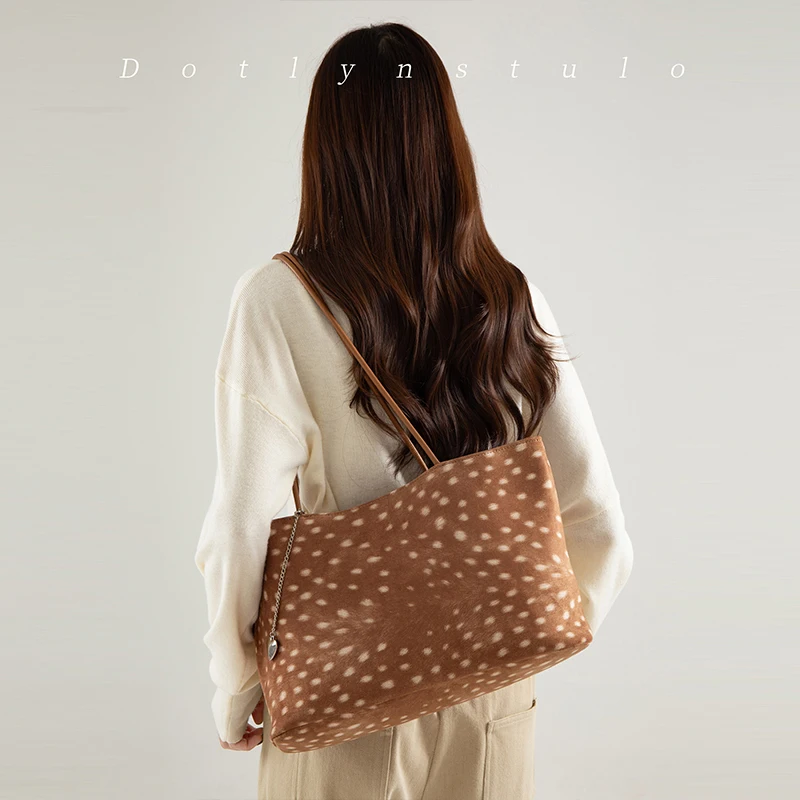 Umhängetasche aus Kunstwildleder mit Hirschmuster, Vintage-Tragetasche für Damen im Herbst und Winter, koreanische einfache vielseitige Handtasche mit mattierten Hirschstreifen – Detail 8