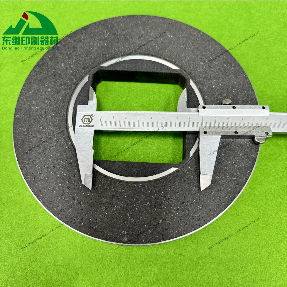 การพิมพ์ชิ้นส่วนเครื่องจักรเบรค Pad C7.101.3023 สําหรับ Heidelberg XL105 CD102 การพิมพ์ชิ้นส่วนเบรค Pad ขนาด 202*80*80 มม. คุณภาพสูง