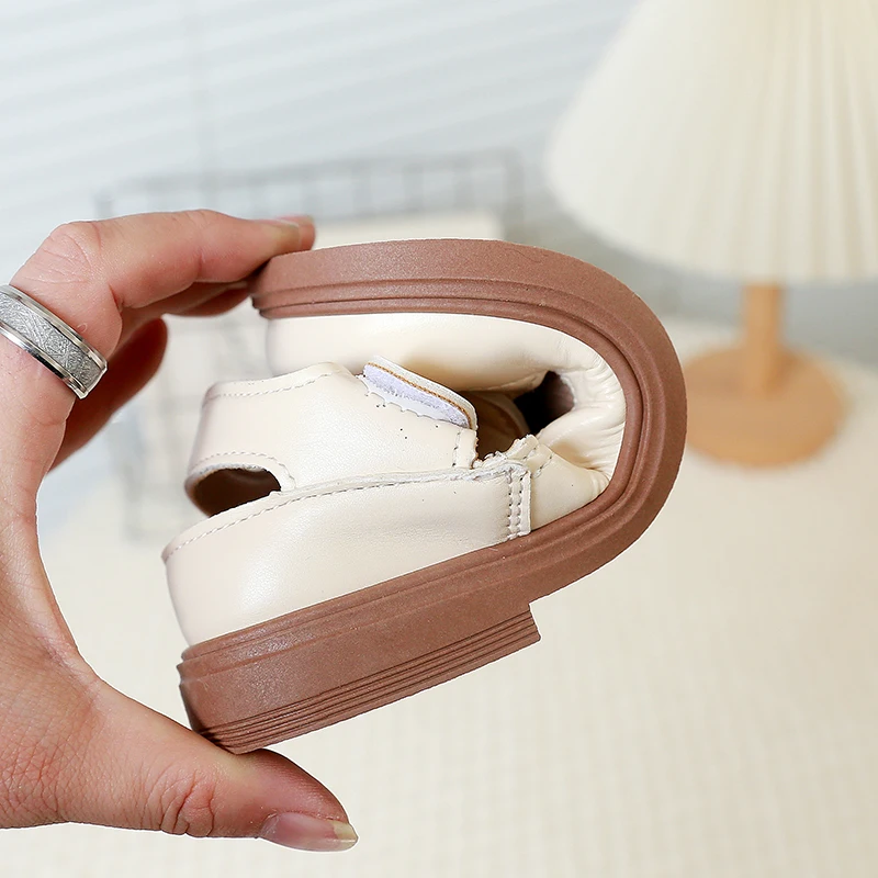 Girls Princess Casual Shoes Hollowed-out Breathable Kids Sandals with Cute Rabbit 2025 Summer New Children Beach Shoes Soft Sole