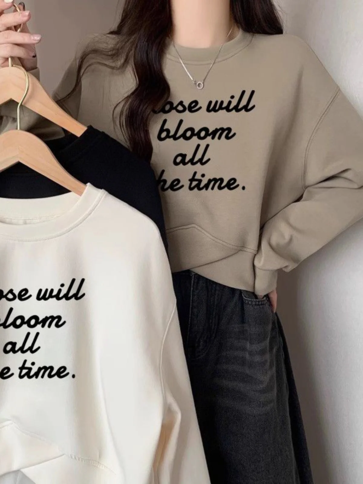 

Тонкий свитшот Slim Fit с длинными рукавами и круглым вырезом, с принтом в виде букв, удобный осенний топ в корейском и американском стиле, укороченный.