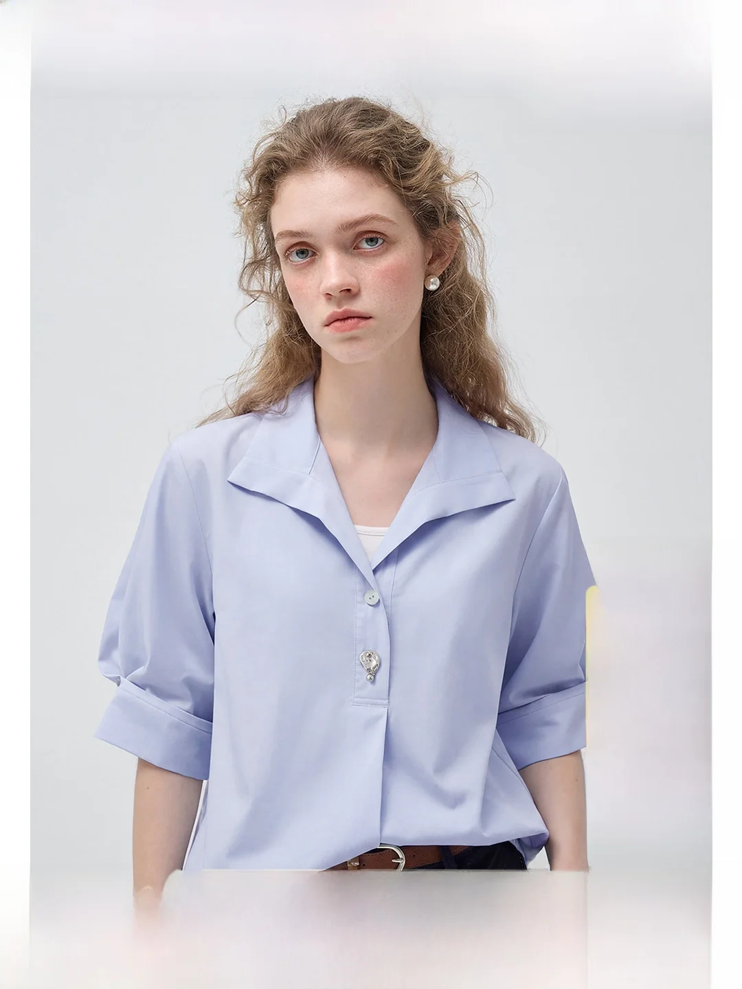 

Vega Chang Women's Loose Fit Casual Shirt Summer 2026 Korean Style Light Blue Hanging Feel Turn-down Collar Versatile Commute...