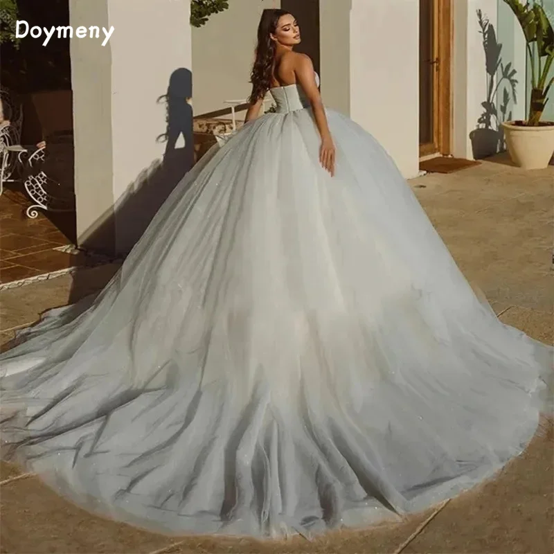 Doymeny Sparkly Tulle Quinceanera Dresses Off Shoulder Sweetheart Sweep Train Sleeveless Ball Gown Sweet 16 Robes De Mariee