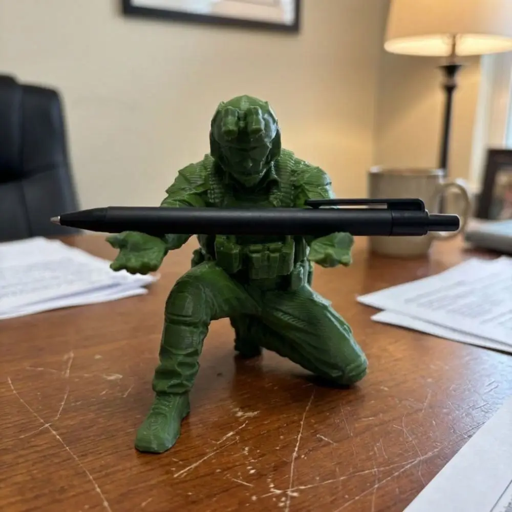 Unique Soldier Pen Holder Special Forces Figure Plastic Warrior Ornament Stationery 3D Printed Pen Stand Desktop Decor