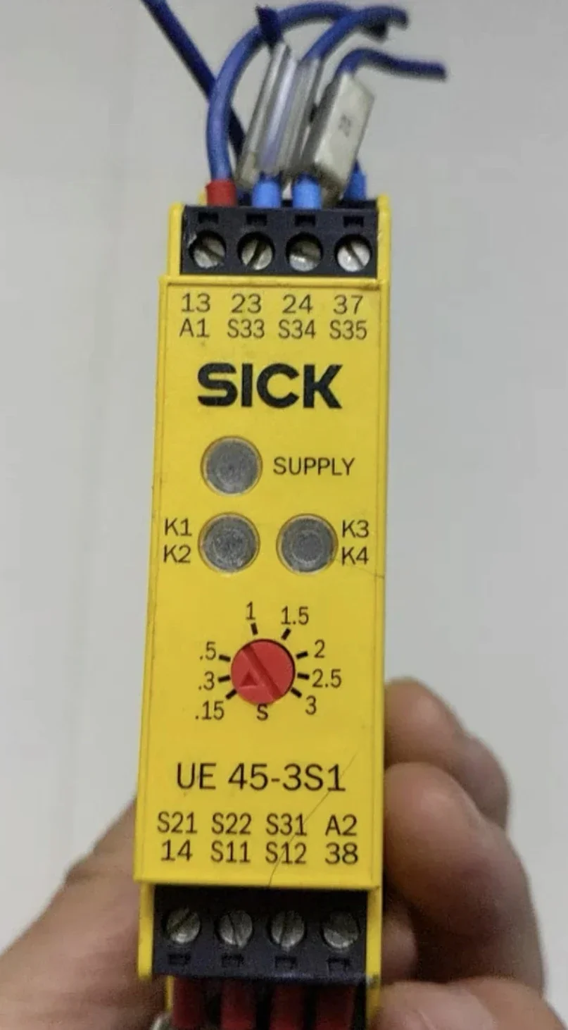 Used UE45-3S13D33 PNOZ (safety relays)