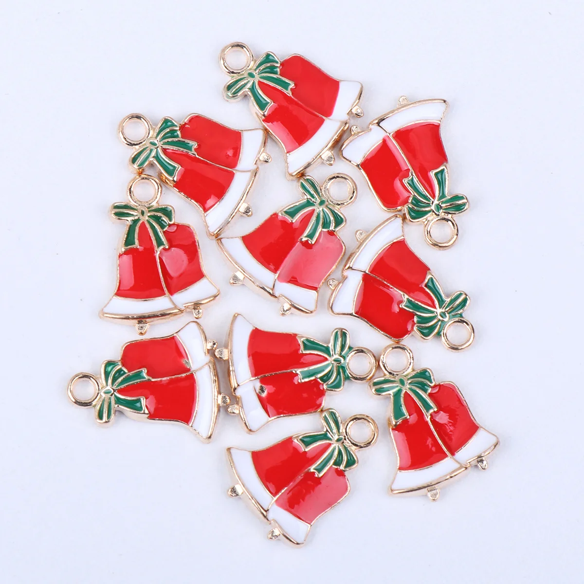 10 قطع عيد الميلاد المينا سحر المعلقات عيد الميلاد DIY مجوهرات اكسسوارات حساسة جرس سحر ل سوار قلادة استرخى أقراط