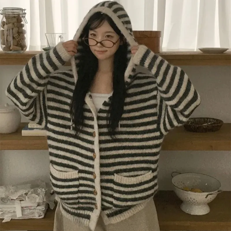 Maglione lavorato a maglia allentato casual chic da donna Autunno Inverno con motivo a righe con cappuccio Capispalla pigro Sle Top Faion Trend