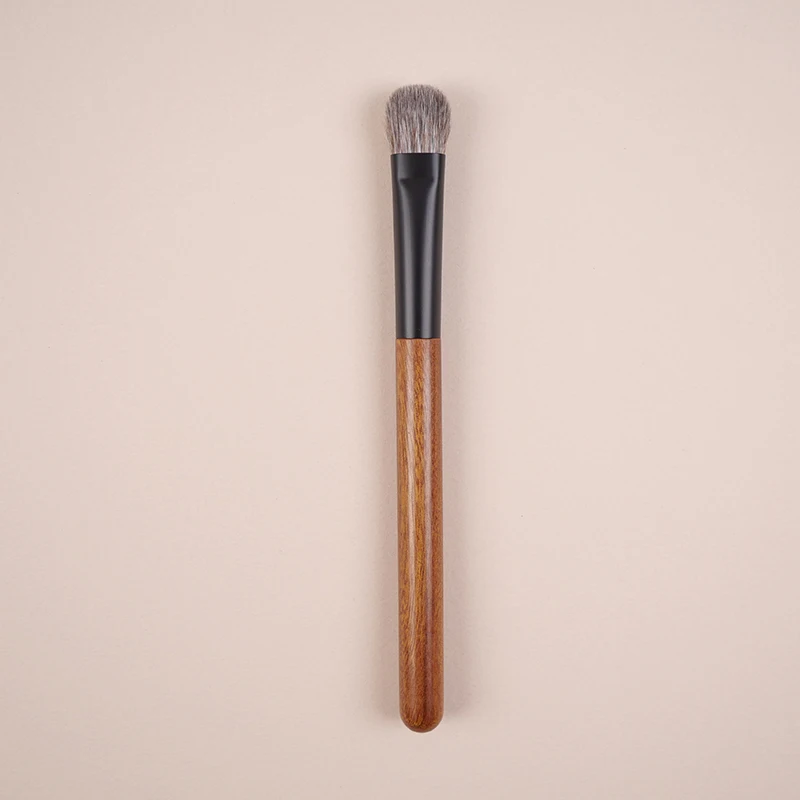 

Yizhibi professional hand-made makeup brush face brush color brush Red Squirrel mixed with high quality goat hair.