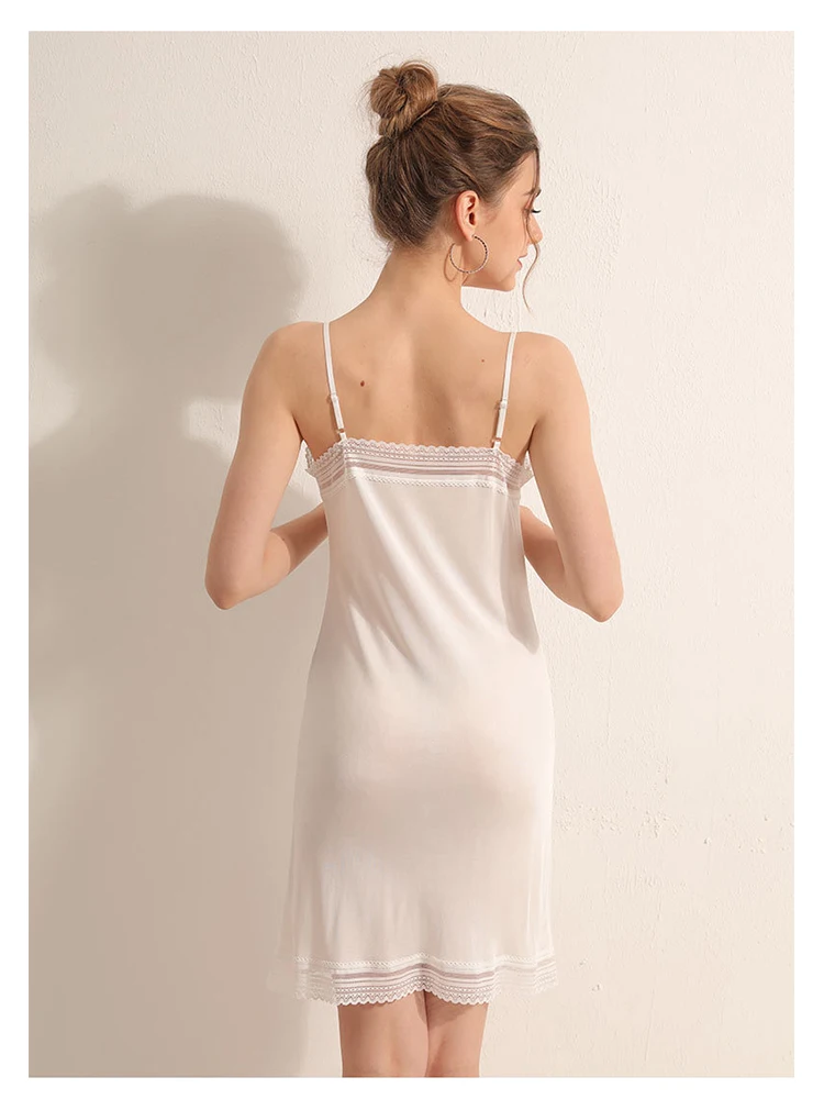 Birdtree Real Silk Blend Slip Dress Women\'s Loose V-neck Sexy Breathable Lace Panels Soft And Skin-friendly Summer P39206QD