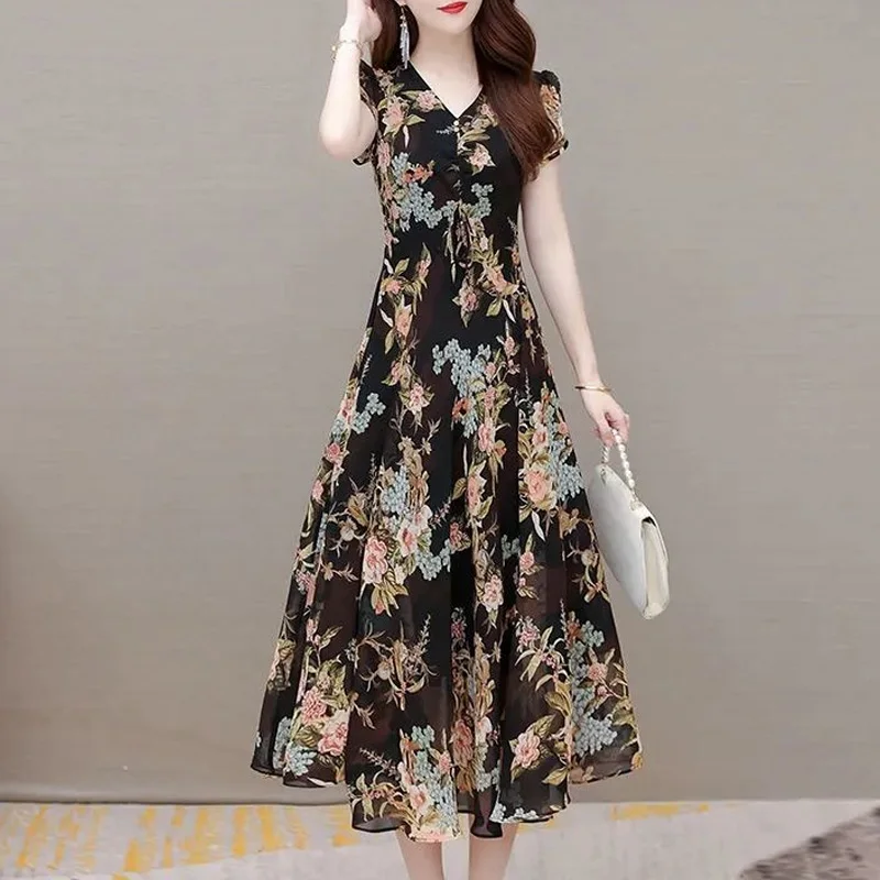 2023 New Summer Fashion and Elegant Temperament Commuting V-neck Beaded Print Slim Fit High End Oversize A-line Simple Dress