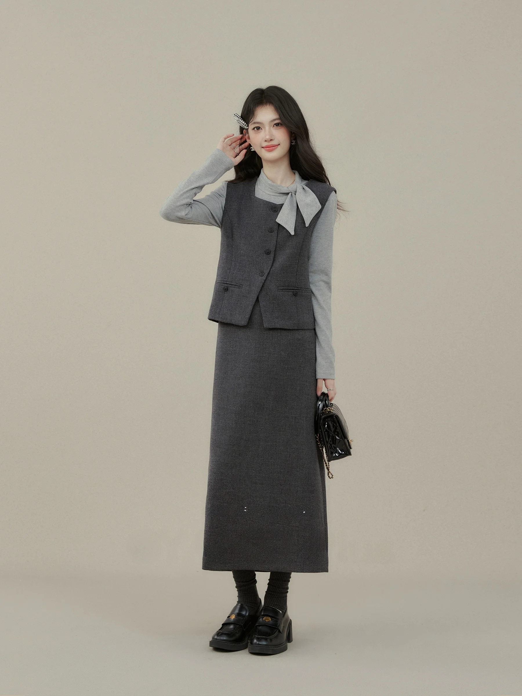 プラスサイズニット長袖Tシャツベストセットミニスカート3点セット ベルリン・ヘルタスタイル アップル体型・ペア体型の女性向け