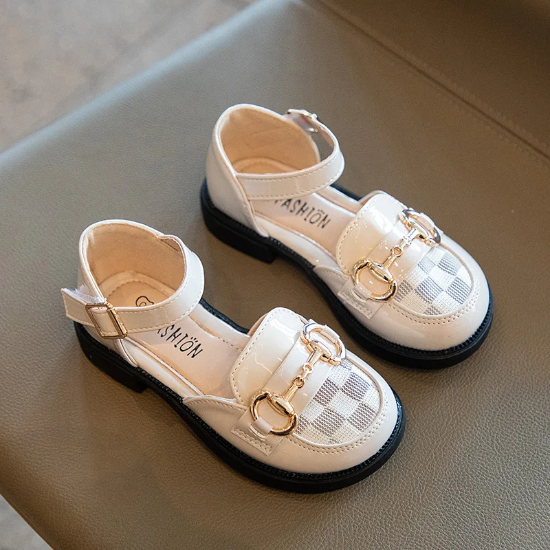 Girls' Sandals Bao Head Summer Small Leather Shoes 2024 New Soft Soled Princess Non-slip Girls Breathable Single Shoes