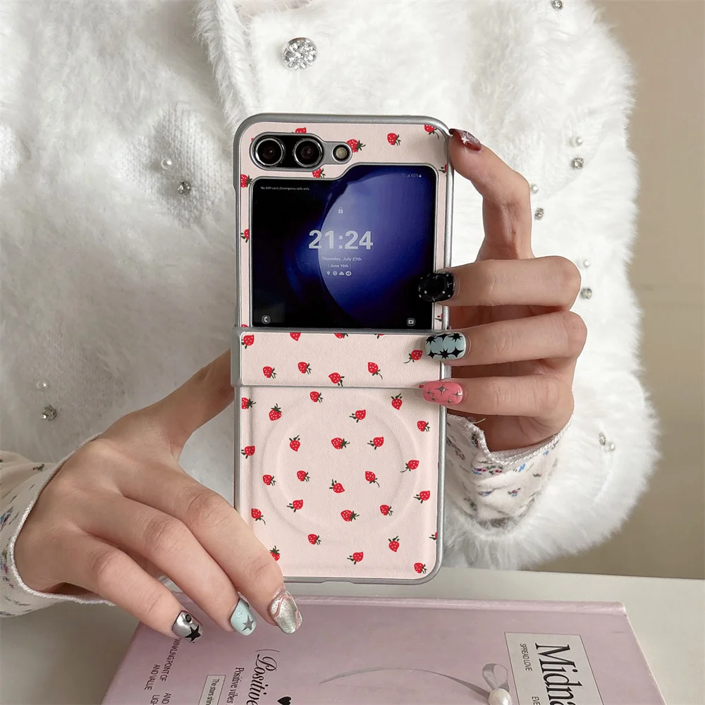 Cute Pink strawberries For MagSafe Phone Case For Samsung Galaxy Z Flip 7 6 5 4 3 Foldable Z Flip 7FE Protective Cover Magnetic