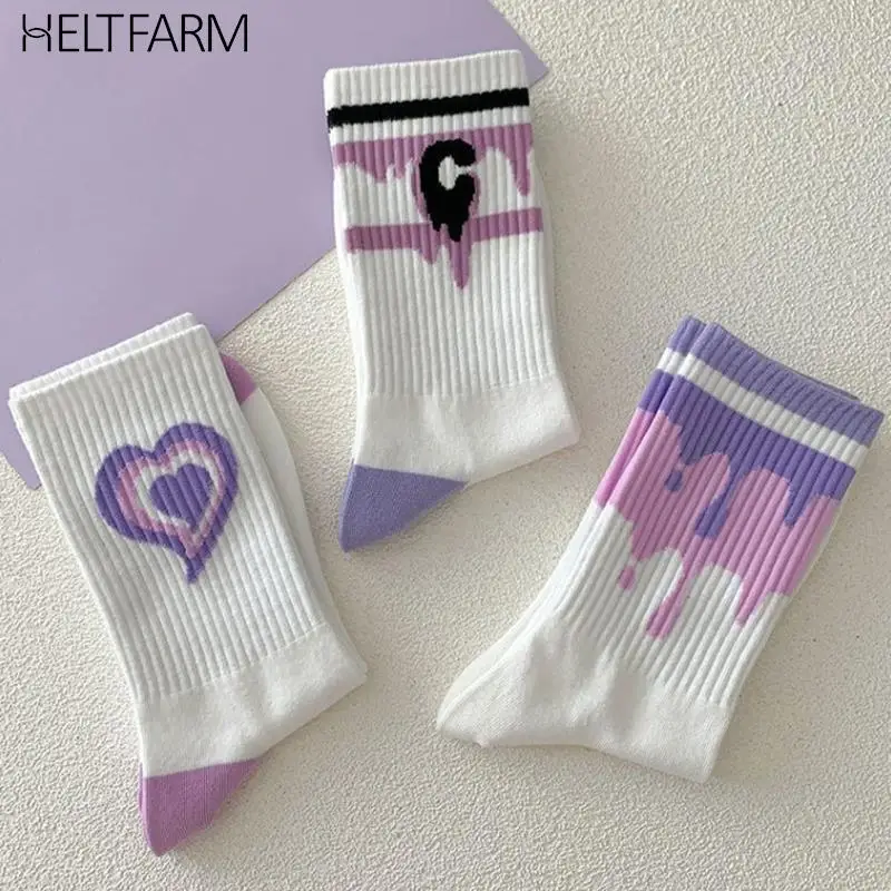 Chaussettes en coton à imprimé cœur violet pour femmes, chaussettes à tube moyen, chaussettes hip hop américaines, vêtements de rue, chaussettes de