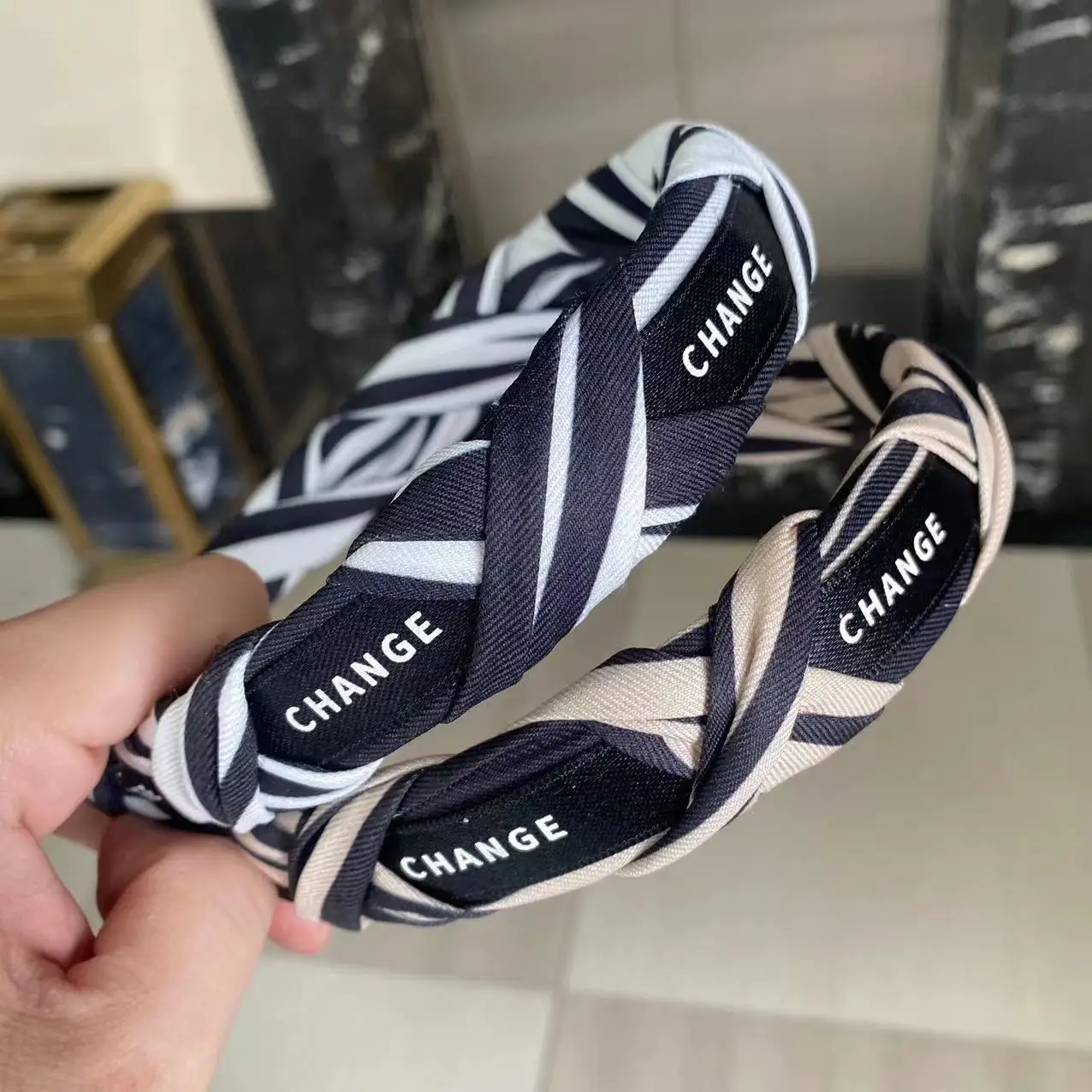 1pc Black And White Striped Headbands With Lettering Non-Slip Simple Style Women\'s Hair Accessories