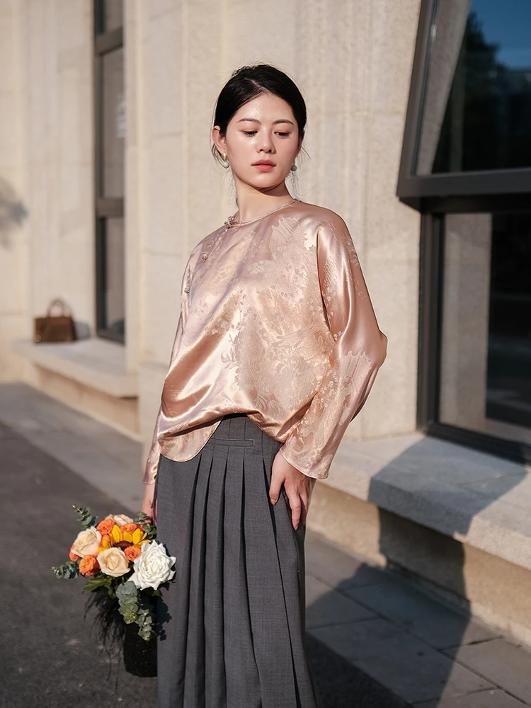 

New Chinese Sle round Ne irt Emed Satin Luxury Floral Print Long Sve Loose Fit Silk Blend Women's irt