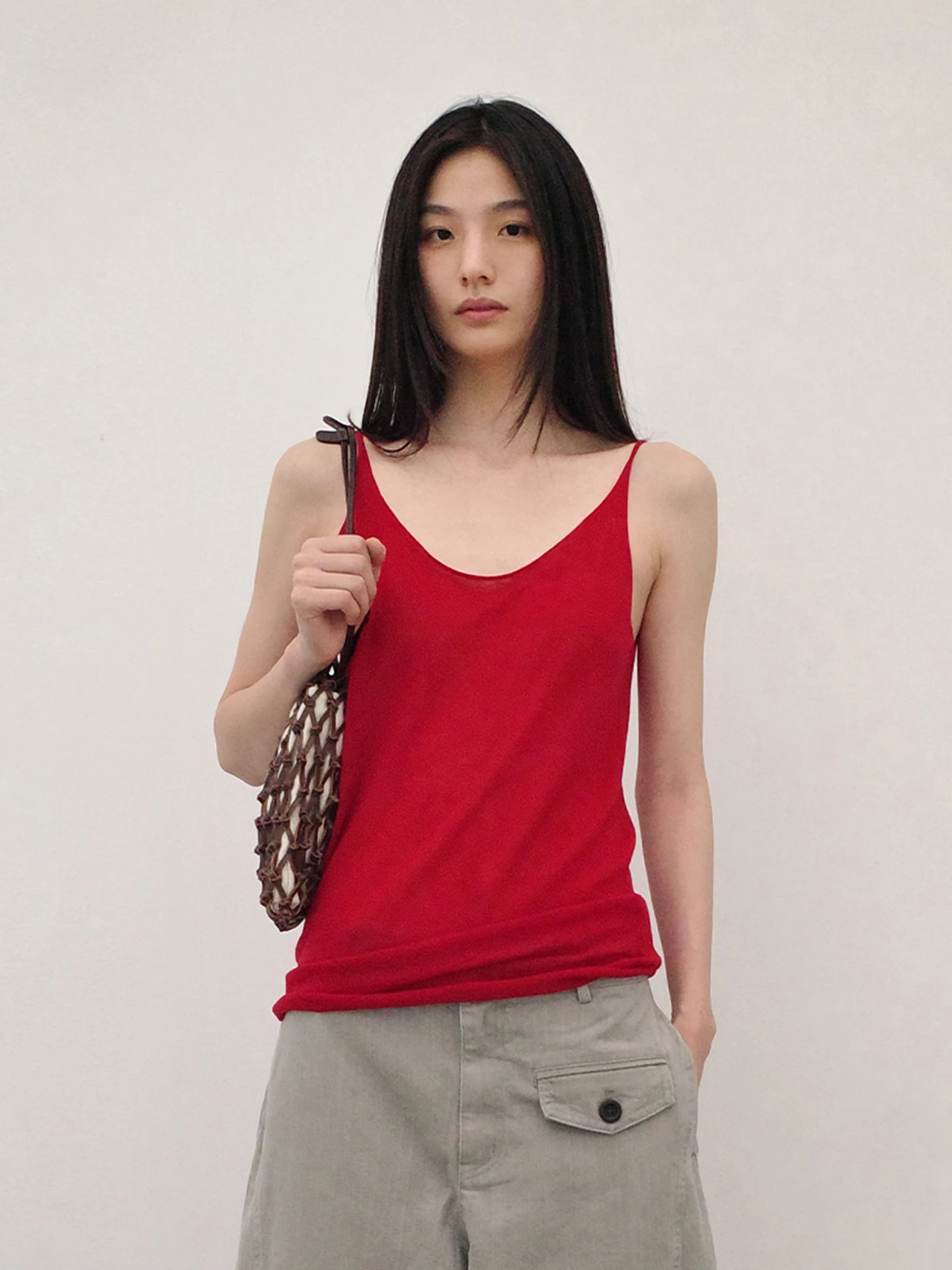 

Soft Skin-Friendly 100% Wool Women's Tank Top Summer Slim Fit Outerwear Breathable H-Shape Vest with Cuffed Shoulder Straps