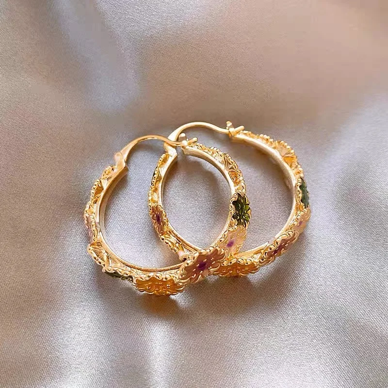 Orecchini rotondi con fiori colorati eleganti e squisiti dal design unico di nuova moda per le donne Regali per feste di compleanno di gioielli di fascia alta