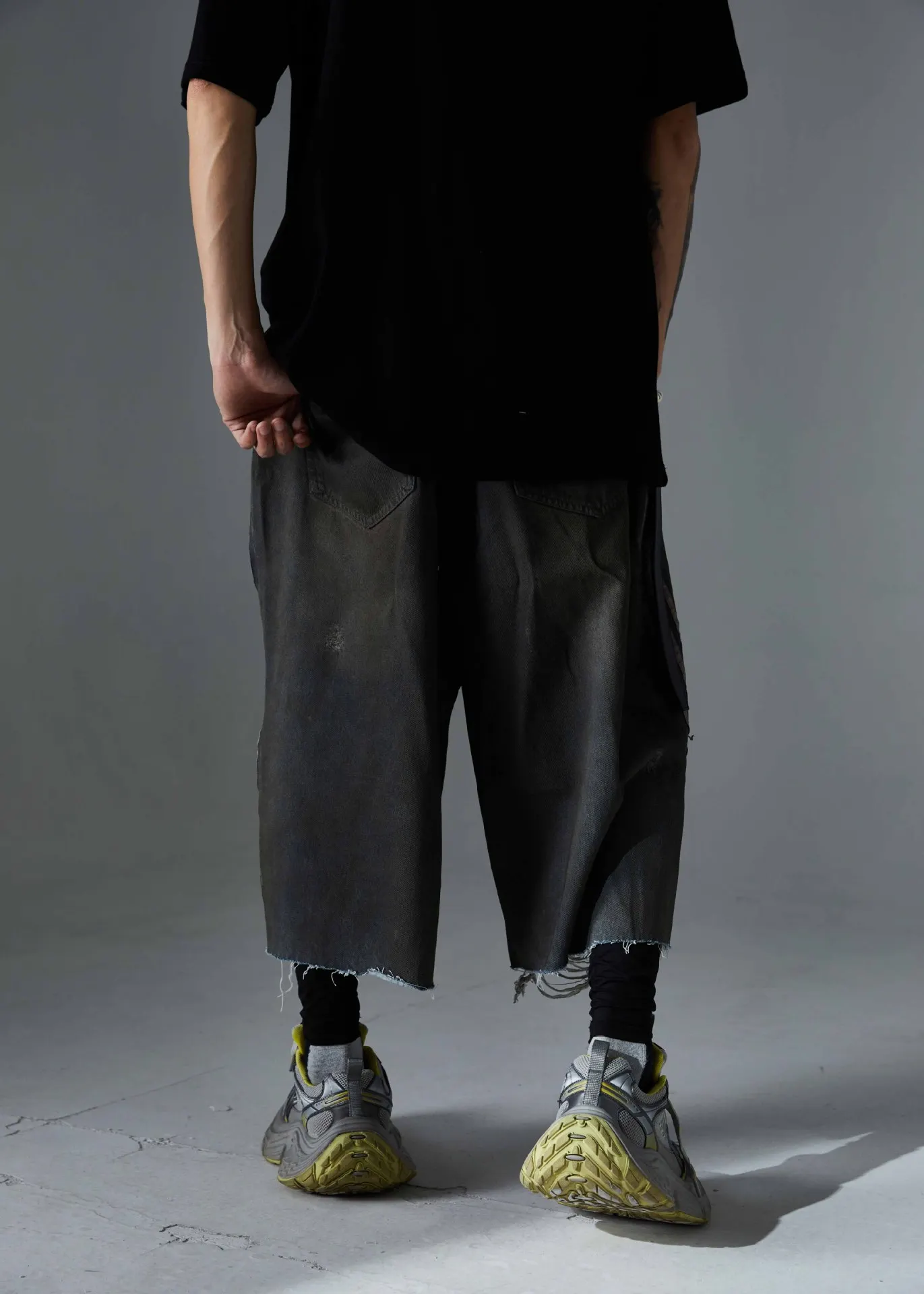 High Street Dark RO Men's Retro Trendy Dirty Dyed Washed Denim Shorts Loose Straight Leg Perforated Loose Cut Five Quarter Pants