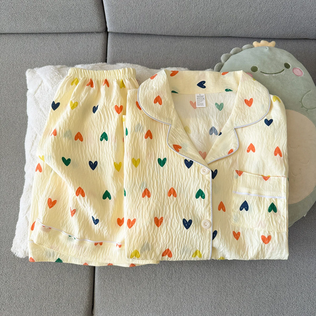 Women's Summer Thin Pajamas with Heart-Shaped Pattern, Short-Sleeved Shorts, Sweet and Cute, Can Be Worn Outside in Summer, Two-Piece Home Wear Set view 5