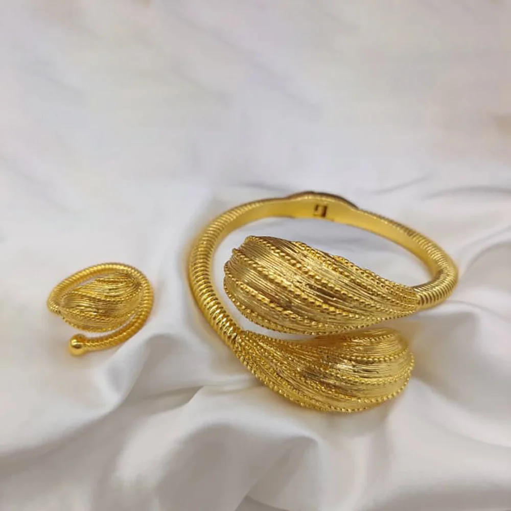 Luxury Gold Color Bangle with Ring Set for Women African Cuff Bangle and Finger Ring 2Pcs Set for Engagement Party Jewelry Gift