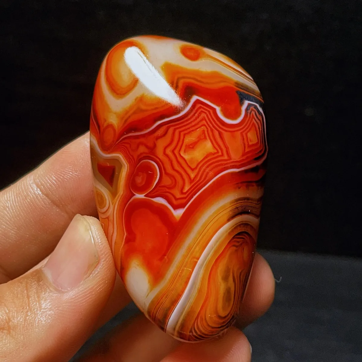 Natural Texture Banded Agate Worry Stone, Translucent Beauty, Tumbled Polished, Crystal Display, Table Display, Desk Decor