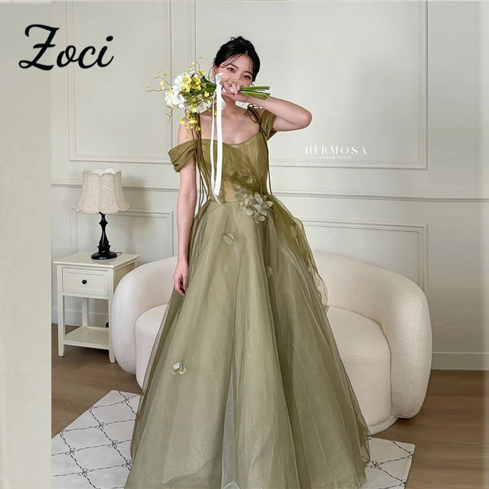 

Zoci Fairy Green Off the Shoulder Korea Wedding Dresses Shiny Tulle Pleat Evening Dress Photo Shoot Customized Bride Party Gown