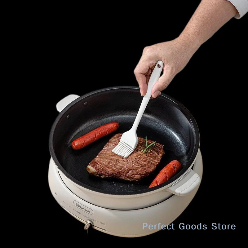 

4pcs Baking Set Food Grade Silicone Heat Resistant Cream Scraper Egg Beater Grease Brush Food Clip Kitchen Tool Cake Baking Tool